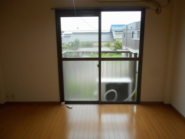 拡大写真：コスモハイツ虹 2階201の洋室