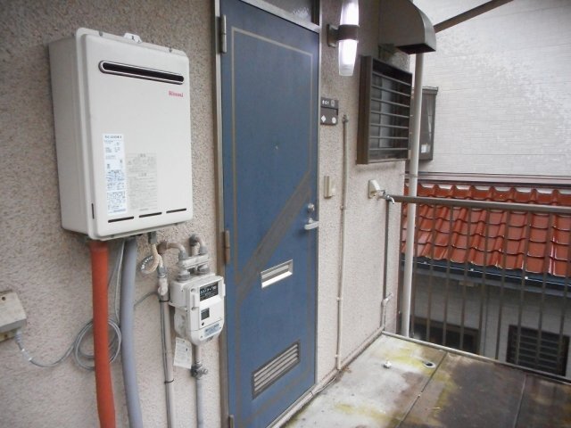 拡大写真：コスモハイツ虹 2階201の玄関
