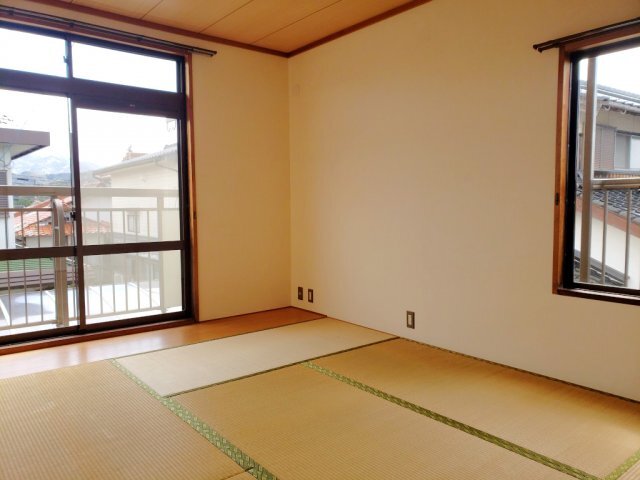 拡大写真:妙見ハイツ 2階202の和室
