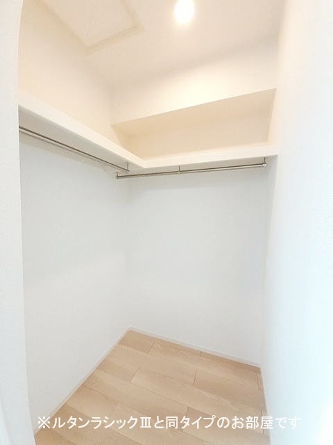 拡大写真:メゾン サブーリュ 3階306の収納
