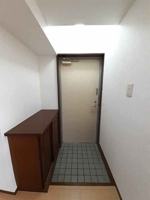 拡大写真:ファミール中渕 5階K1の玄関