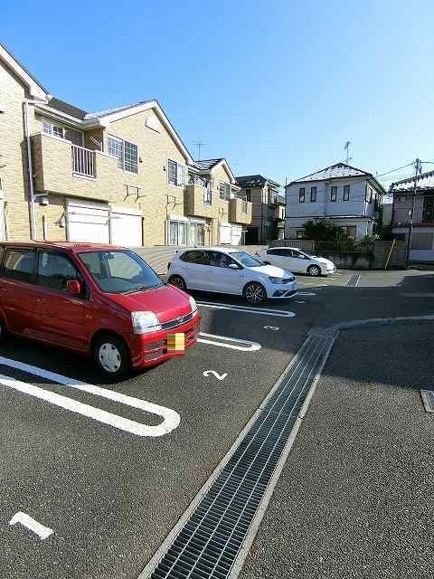 拡大写真:エルセリア 2階201の駐車場
