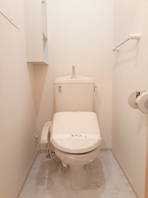 拡大写真:フェリーチェ カーサ 2階201のトイレ