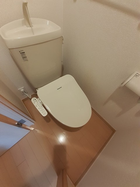 拡大写真:スカイ ガーデン タワー 6階601のトイレ