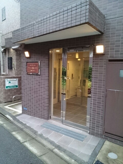 拡大写真:grace SK・trois 1階103のエントランス