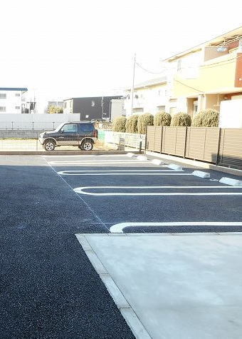 拡大写真:アンジュ・ブローテ 2階203の駐車場