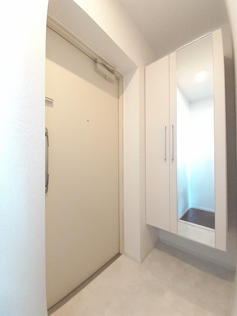 拡大写真:ソレイユ深沢 3階301の玄関