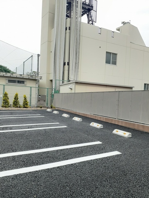 拡大写真：メゾンドヌール山崎II 2階202の駐車場