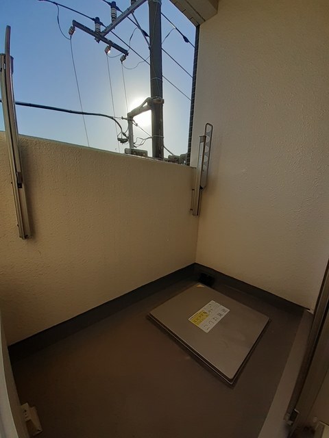 拡大写真:トゥーレン コティ 4階404のバルコニー・ベランダ