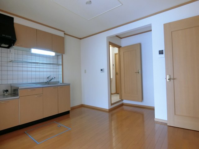 拡大写真:マルグリットⅠ 1階102の居間