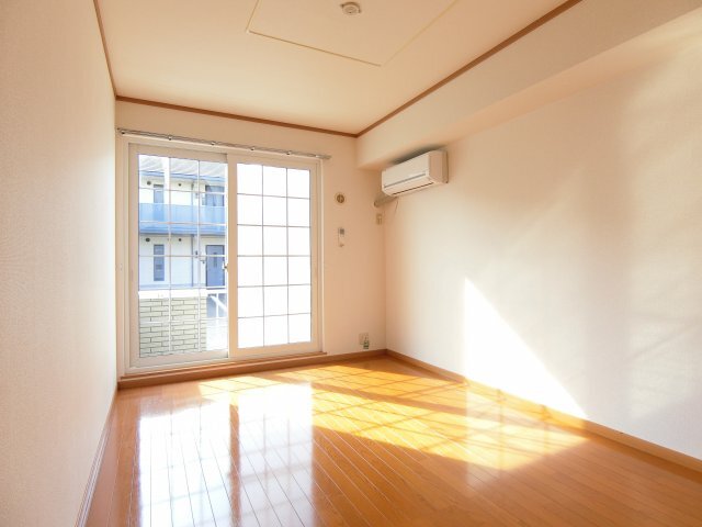 拡大写真:マルグリットⅠ 1階102の洋室