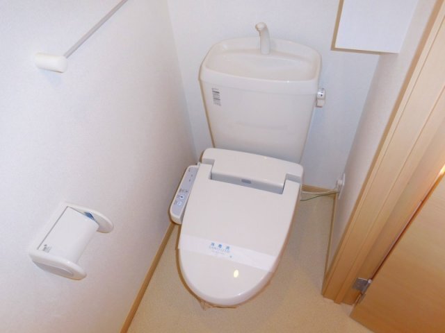 拡大写真：エスポワールＡ 1階101のトイレ