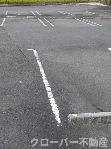 拡大写真:レユスィートY Ⅴ 1階102の外観