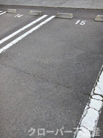 拡大写真:プリムヴェールA 1階102の外観