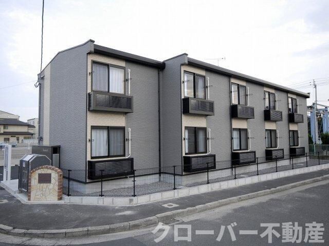 レオパレスメルピーチSUZUの外観