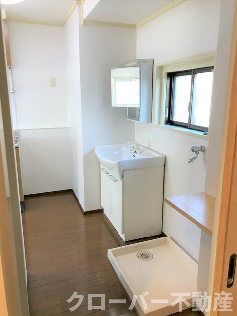拡大写真:町田アパート 2Fの洗面所