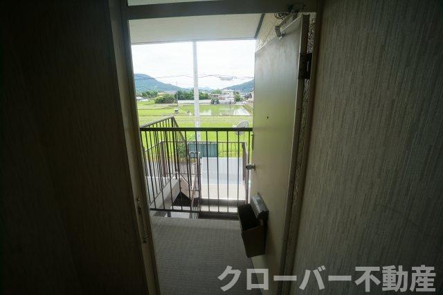 拡大写真:コーポサンライズ 2階201の玄関