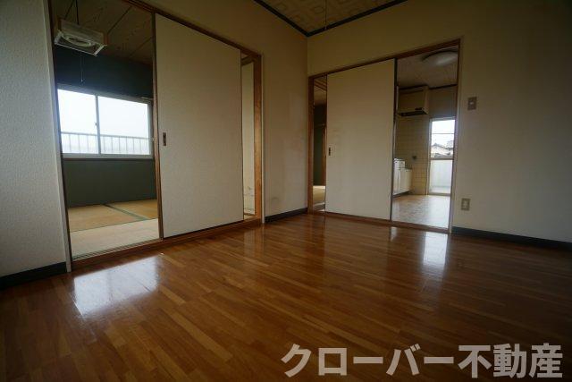 拡大写真:コーポサンライズ 2階201の居間