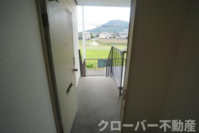 拡大写真:コーポサンライズ 2階202の玄関