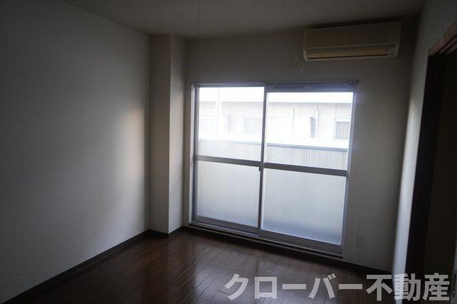 拡大写真:グランシャトー吉原北棟 4階201の居間
