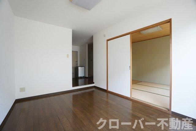 拡大写真:グランシャトー吉原北棟 3階302の居間