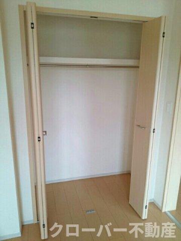 拡大写真:ルルディ A 2階202の収納