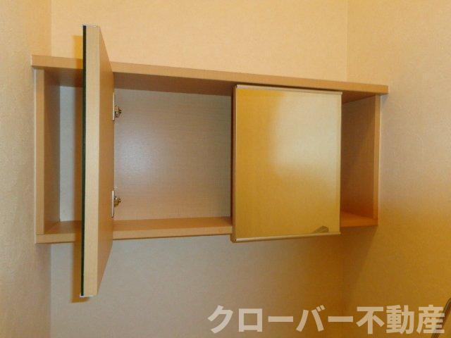 拡大写真:フェリス 1階107のトイレの収納
