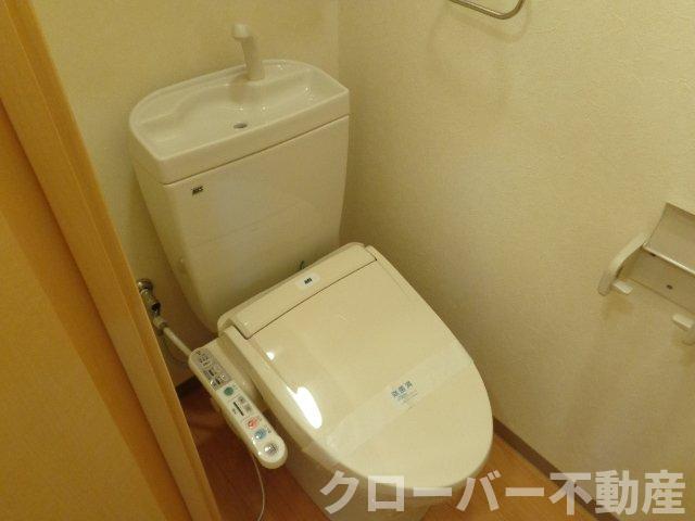 拡大写真:フェリス 1階107のシャワー付トイレ