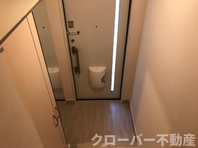 拡大写真:アヴィオン 2階203の玄関