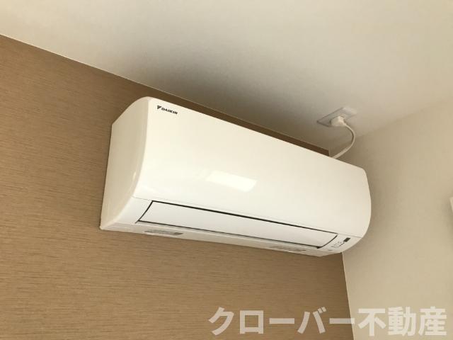 拡大写真:アヴィオン 2階203のエアコン
