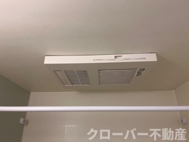 拡大写真:プランドール 2階203の浴室乾燥機