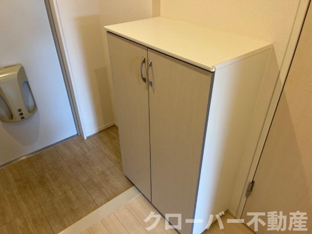 拡大写真:プランドール 2階203の下駄箱