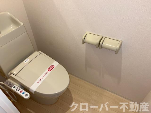 拡大写真:プランドール 2階203のシャワー付トイレ