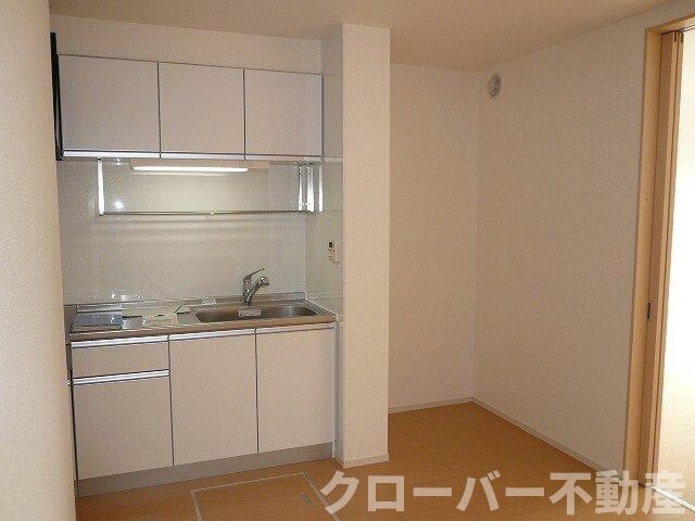 拡大写真:レユスィートY Ⅴ 1階102のキッチン