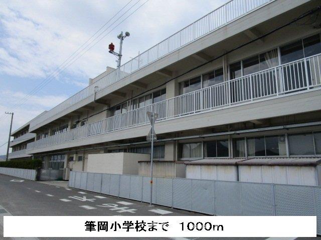 拡大写真:プリムヴェールA 1階102の筆岡小学校まで1000m