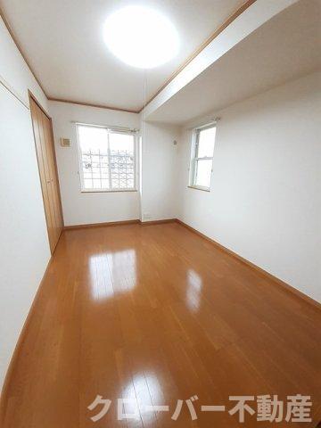 拡大写真:プリムヴェールA 1階102の内装