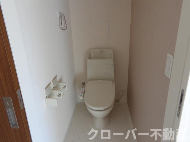 拡大写真:グランリヴィエールⅡ 2階201のシャワー付トイレ