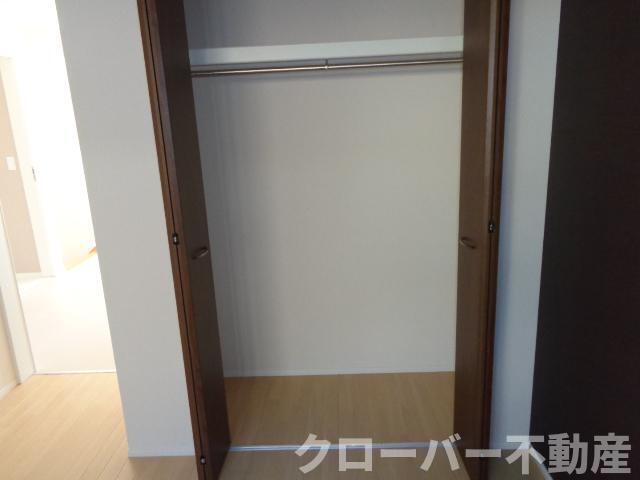 拡大写真:グランリヴィエールⅡ 2階201の収納