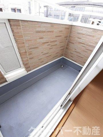 拡大写真：カーサ　フェリーチェ　Ⅱ 1階103のバルコニー