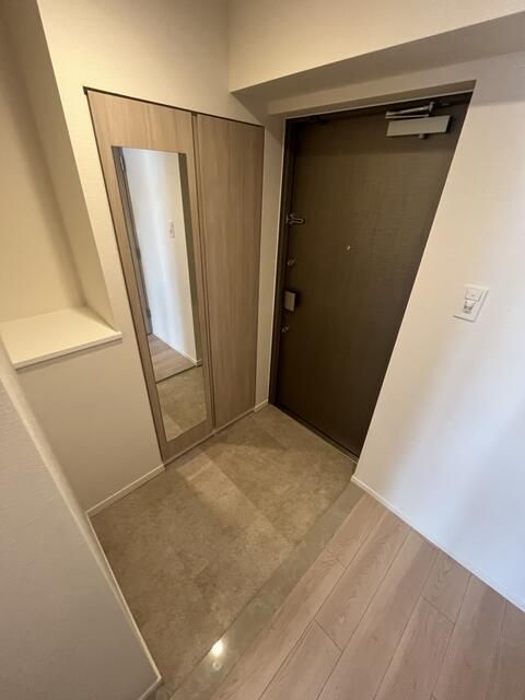 拡大写真:スプランディッド上野North 11階1101の玄関