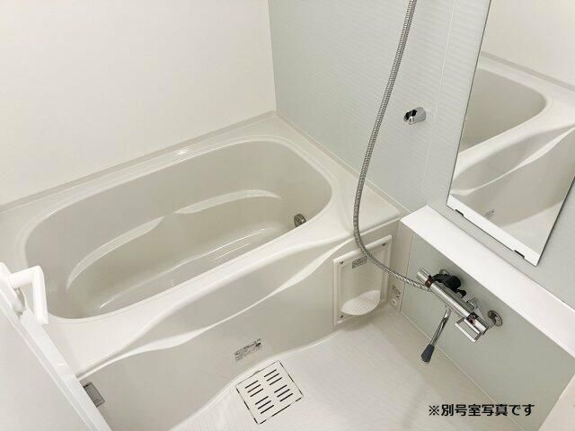 拡大写真:ジェノヴィア浅草Ⅳスカイガーデン 7階705の風呂