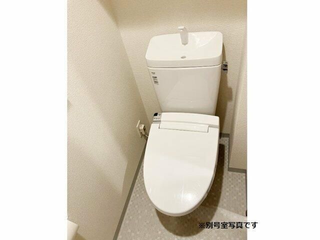拡大写真:ジェノヴィア浅草Ⅳスカイガーデン 7階705のトイレ