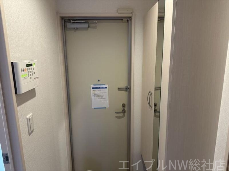 拡大写真:ベイ ブランシェ白楽町 1階103の玄関