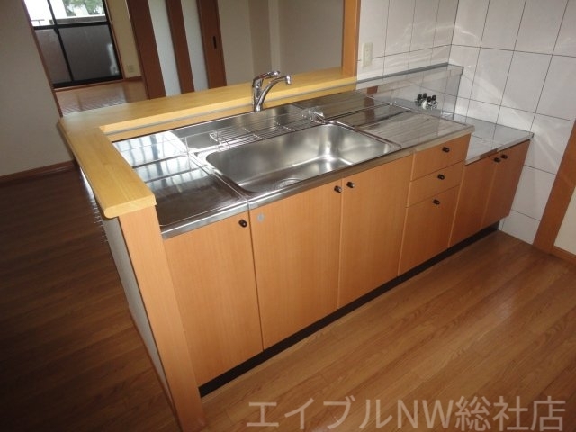 拡大写真:マーヴェラスB 2階202のキッチン