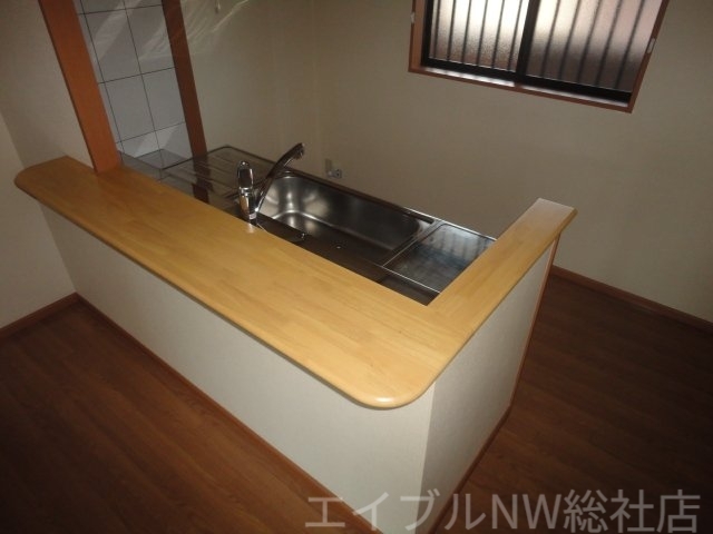 拡大写真:マーヴェラスB 2階202のキッチン