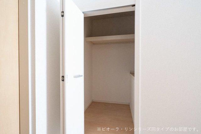 拡大写真:OWLCOURT/アウルコート 2階202の十分な収納スペースがあります