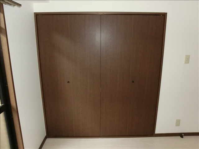 拡大写真:カオシンパレス 1階102の洋室内クローゼットです♪
