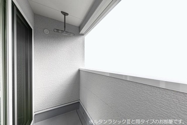 拡大写真:FFヒルズ2 3階301の広々としたバルコニーです