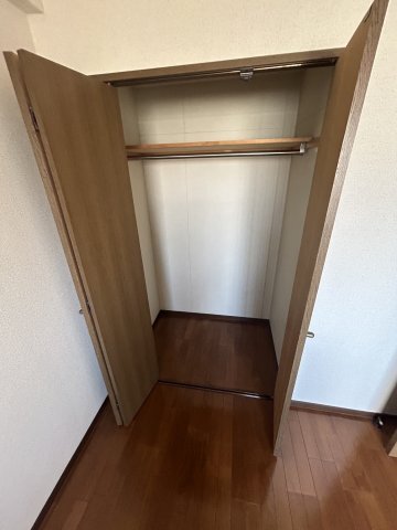 拡大写真:エポック三丁山 4階402のクローゼット