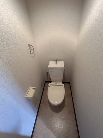 拡大写真:エポック三丁山 4階402のトイレ